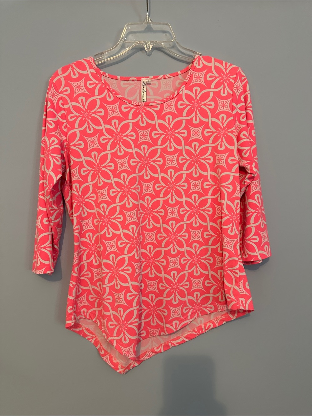 Lulu-B Coral Pink Floral Geometric Long Sleeve Scoop-Neck Top